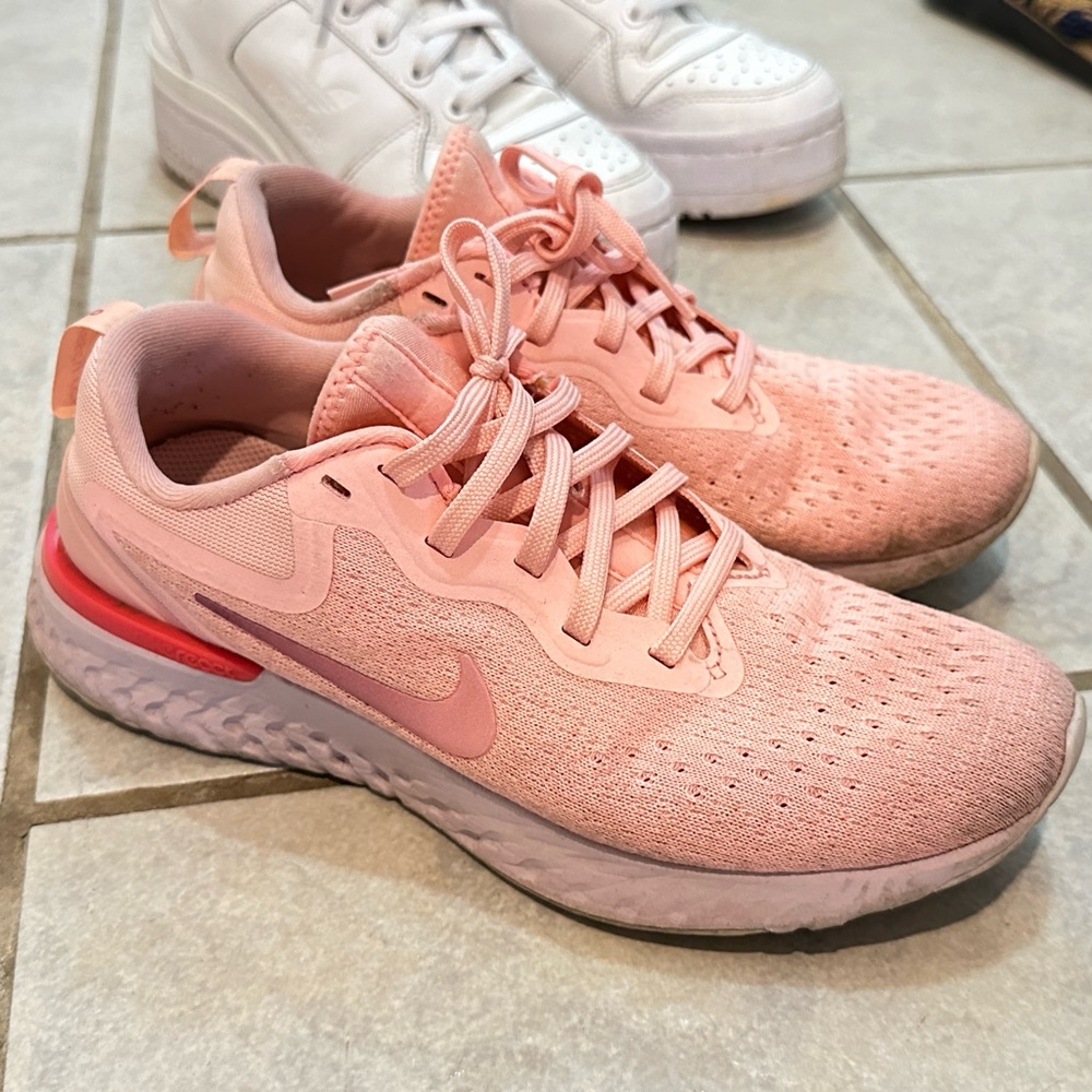 Women’s Nike shoes